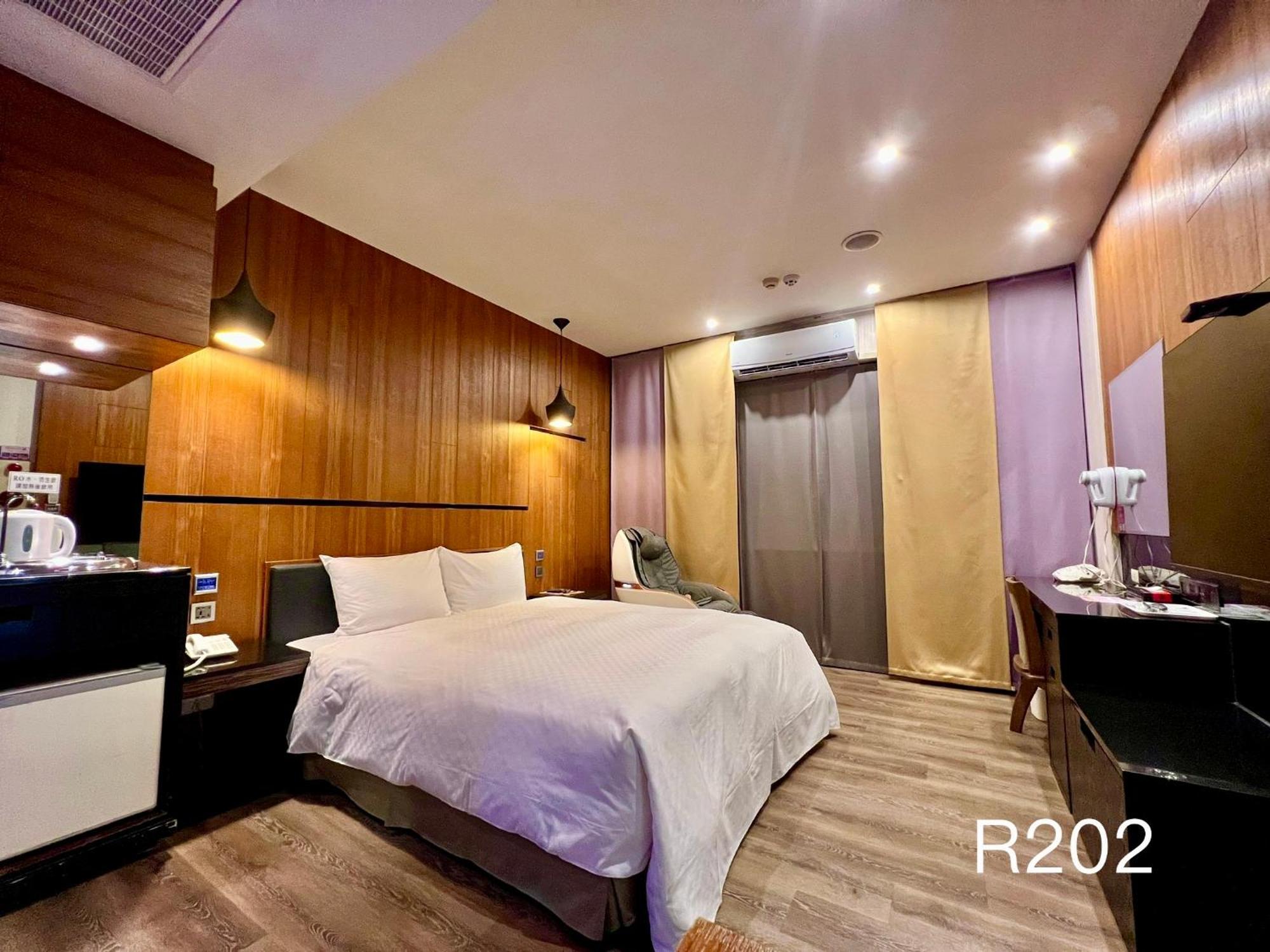 Catwalk Motel -ไถหนาน ภายนอก รูปภาพ
