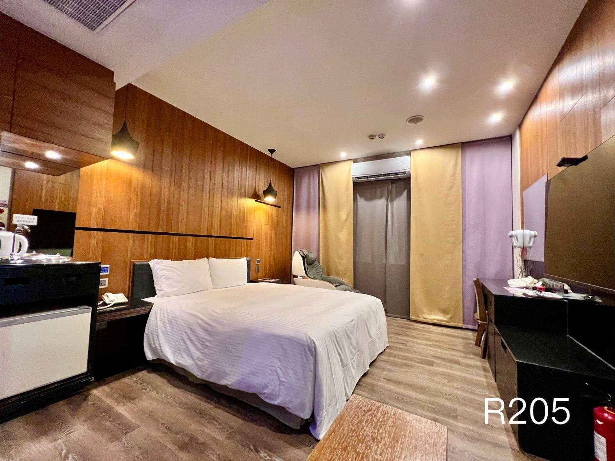 Catwalk Motel -ไถหนาน ภายนอก รูปภาพ