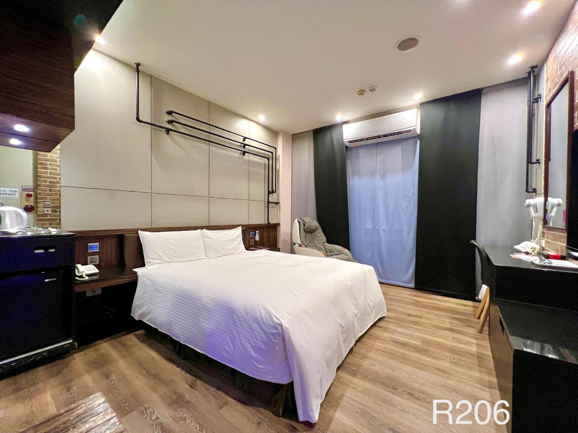 Catwalk Motel -ไถหนาน ภายนอก รูปภาพ