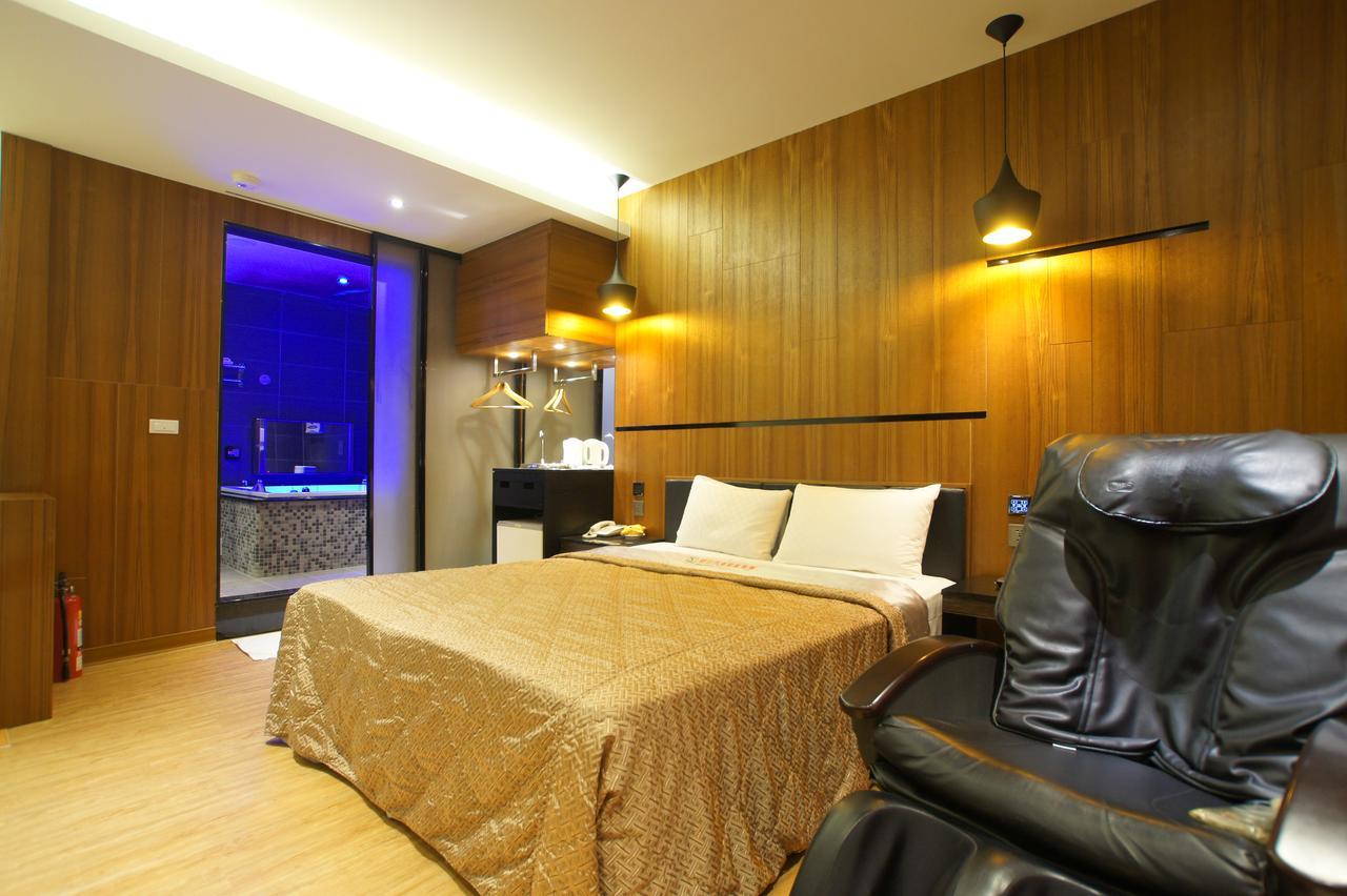 Catwalk Motel -ไถหนาน ภายนอก รูปภาพ